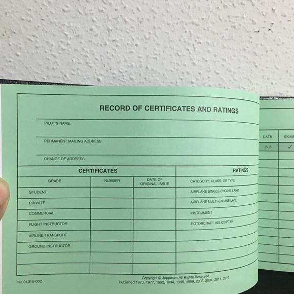Jeppesen Pilot Logbook - Student - 10001315 (hardcover) - Picture 4 of 10